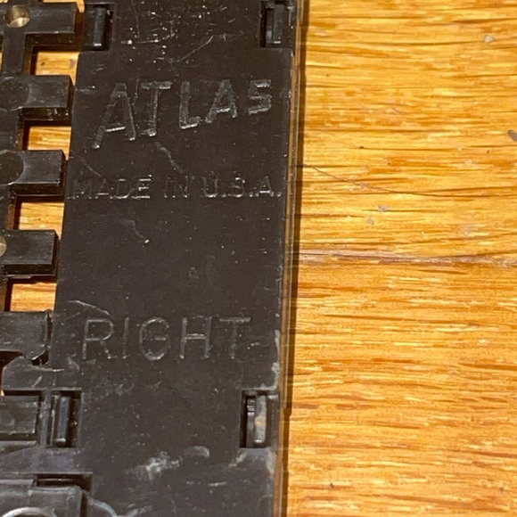 H0 SCALE TRUE-TRACK SNAP-SWITCHES(3) one right/2 left - Picture 7 of 10